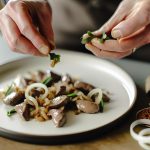 Kuřecí jatra recept fit: Jemná játra na cibulce bez smažení